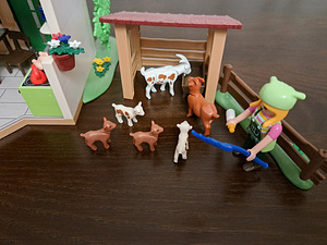 PLAYMOBIL Country Suvila maja koos mööbli ja tegelastega (5 foto / 7)