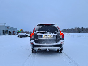 Volvo XC90 (6 фото из 9)