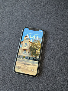 iPhone 11, 64 Гб (2 фото из 4)