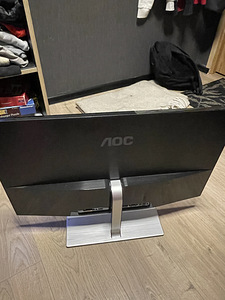 AOC 4k 27’ monitor