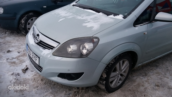 Opel Zafira (фото #1)
