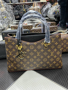 Louis vuitton (2 foto / 7)