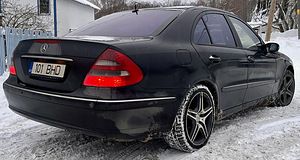 Mercedes Benz w211 (5 foto / 8)