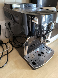 Кофемашина De Longhi (2 фото из 2)