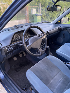 Продается 1991 Mazda 323 GLX (8 фото из 10)
