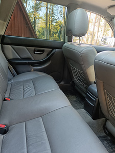 Subaru Outback H6 3.0 (8 foto / 14)