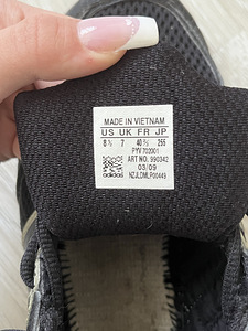 Adidas кроссовки (4 фото из 4)