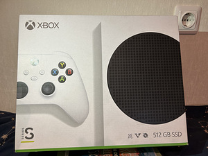 Xbox серии S (4 фото из 5)