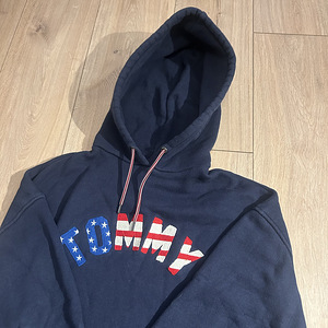 Tommy Jeans Hoodie (1 foto / 4)