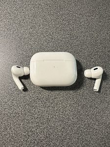 AirPods Pro 2 (3 фото из 6)