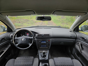Volkswagen Passat 1.8T (8 foto / 10)