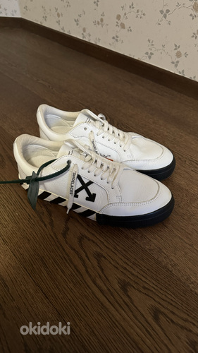 Vulcanized low-top Off-White sneakers nahast (foto #1)