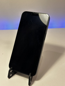 Apple iPhone 13 (2 foto / 6)