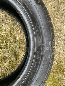 Royal Black Royal Sport suverehvid 225/60/18 7-8mm (4 foto / 5)