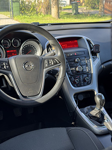 Opel Astra Sport Tourer 1,4 (4 foto / 8)