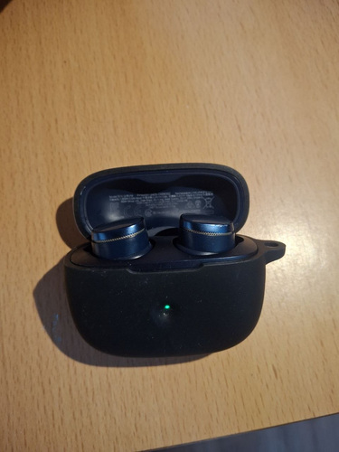 Bowers & Wilkins Pi8