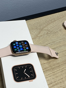 Apple Watch S5 40 мм (3 фото из 3)