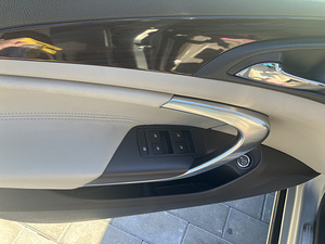 Opel Insignia Sports Tourer (11 foto / 12)