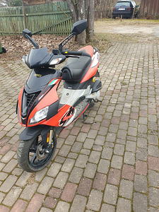 Aprilia (2 фото из 5)