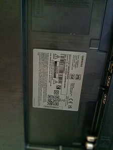 Samsung model ue65AU8072UX (2 foto / 2)