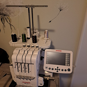 Janome mb4s (3 фото из 5)