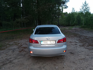 Lexus IS 220D (6 foto / 7)