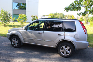 Nissan X-Trail (2 foto / 12)