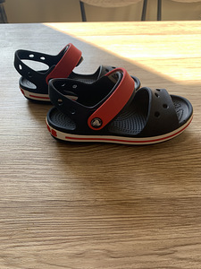 Crocs сандалии (2 фото из 6)