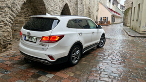 Hyundai Santa Fe Grand (6 foto / 10)