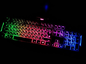 Геймерская клавиатура / Gaming keyboard (3 фото из 4)