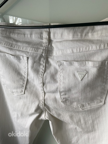 Uued Guess naiste valged teksad/ püksid suurus 28 (foto #2)