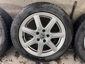 Honda veljad 215/55 R17 (2 foto / 3)