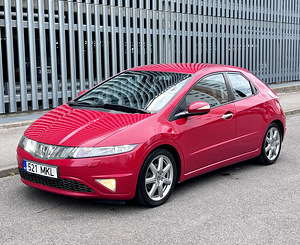 Honda Civic Elegance 1.8 103kW (2 foto / 11)