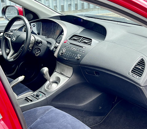 Honda Civic Elegance 1.8 103kW (5 foto / 11)