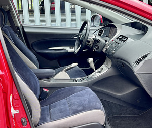 Honda Civic Elegance 1.8 103kW (7 foto / 11)