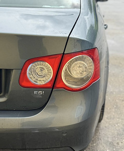 Volkswagen Jetta (2 foto / 7)