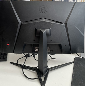 MSI Optix G27C4 monitor. (2 foto / 3)