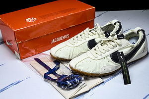 NIKE x JACQUEMUS MOON (1 фото из 8)