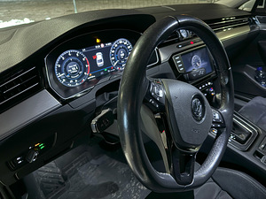 Volkswagen Passat R-Line 1.8 132kW (7 foto / 15)