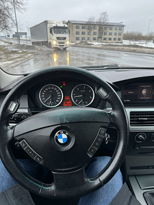 BMW e61 525d мануал (10 фото из 10)