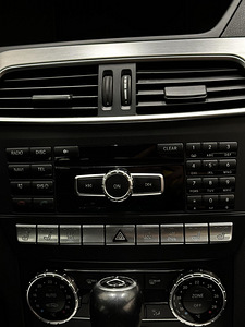 Mercedes-Benz C-klass (11 foto / 13)