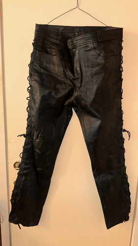 Nahkpüksid