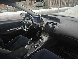 Honda Civic (8 foto / 9)
