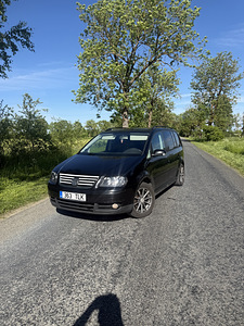 М: Volkswagen Touran (1 фото из 15)