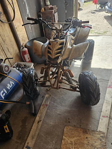 Quad 250cc (2 foto / 3)