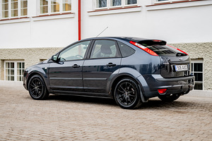 Ford Focus 2006 (3 foto / 15)
