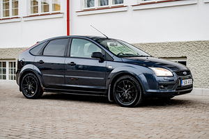 Ford Focus 2006 (5 foto / 15)