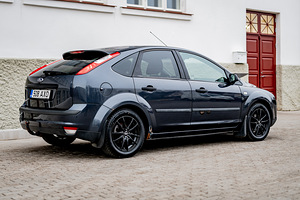 Ford Focus 2006 (7 foto / 15)
