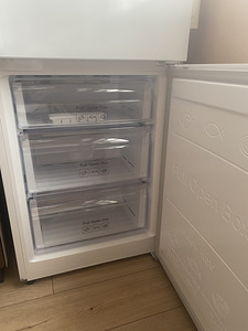 Uus Samsung külmik, No Frost, 339 L, 185 cm, garantii (7 foto / 8)