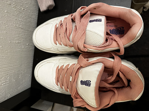 Müüa Bershka naiste tossud (4 foto / 4)